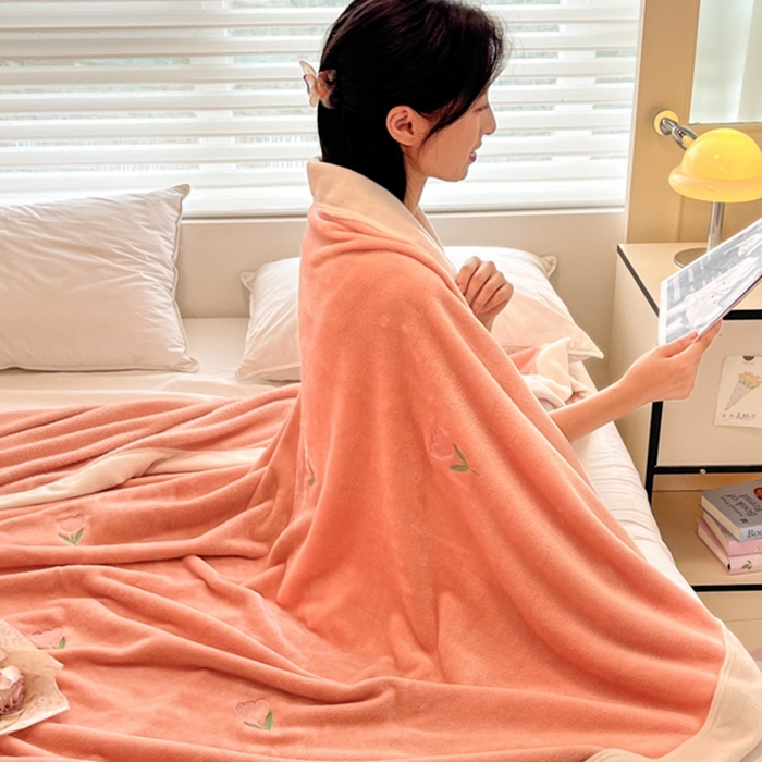 91家纺网 家纺一手货源 找家纺 慕尚 2025新款简约双面牛奶绒刺绣多功能盖毯-郁金香 郁金香-橘