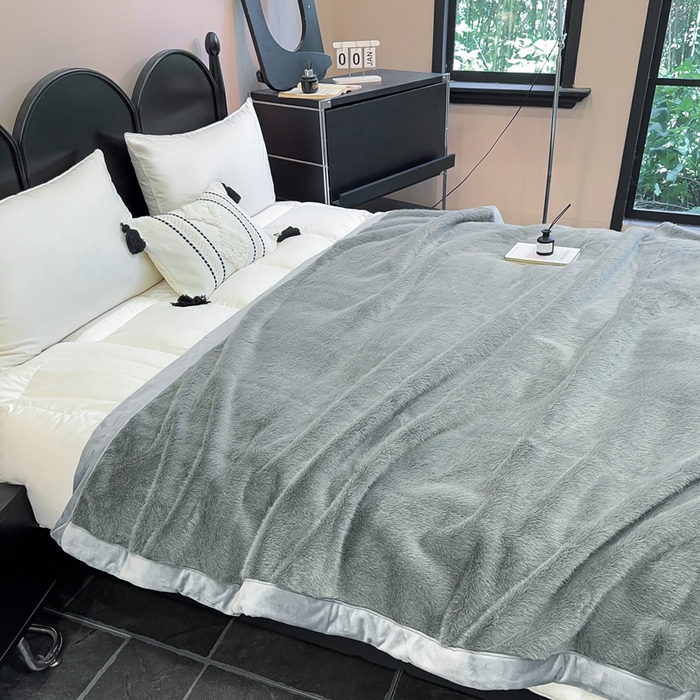 91家纺网 家纺一手货源 找家纺 2025新款纯色仿貂绒双面绒宝宝绒多功能休闲毯子办公室卧室复合毯子 浅灰