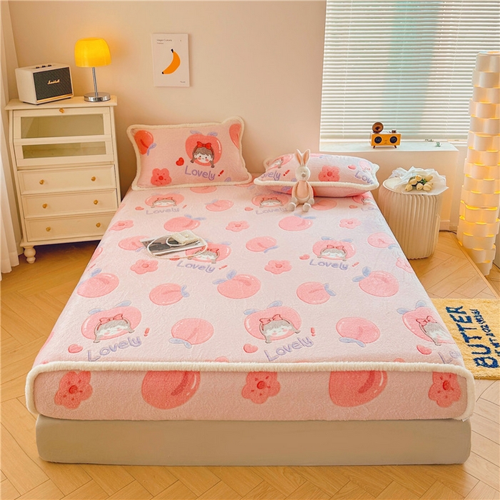 91家纺网 家纺一手货源 找家纺 喜居 喜居 2024新款雪花绒床笠印花牛奶绒床笠三件套单床笠 桃子女孩