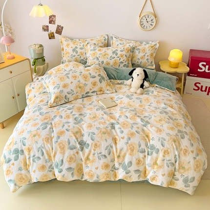 91家纺网 家纺一手货源 找家纺 大柏树 2025新款A类高克重亲肤舒适牛奶绒印花四件套-四件套可定制 朵柔-黄