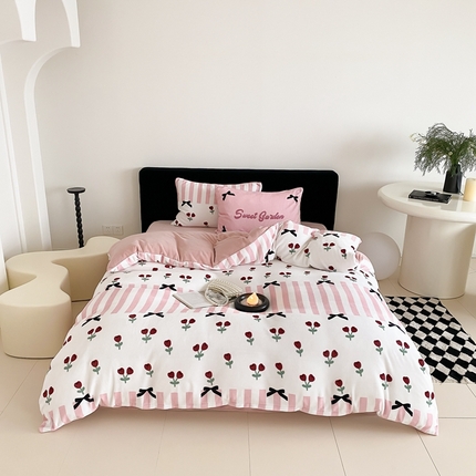 91家纺网 家纺一手货源 找家纺 时光里 2024新款数码印花牛奶绒四件套 甜蜜花园