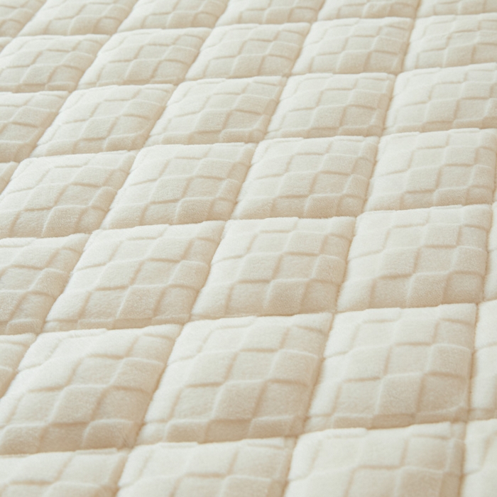 91家纺网 家纺一手货源 找家纺 鑫钰 2024新款宝宝绒牛奶绒烂花大豆夹棉床褥床护垫-菱形格 菱形格-雅白