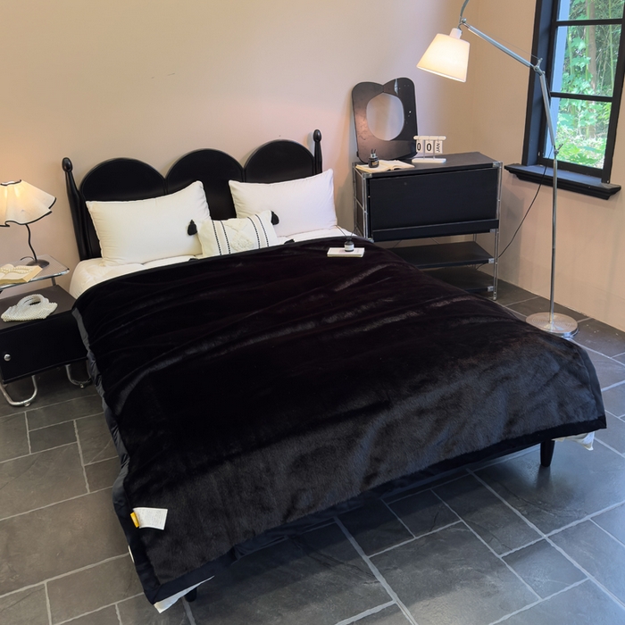 91家纺网 家纺一手货源 找家纺 2025新款纯色仿貂绒双面绒宝宝绒多功能休闲毯子办公室卧室复合毯子 黑色