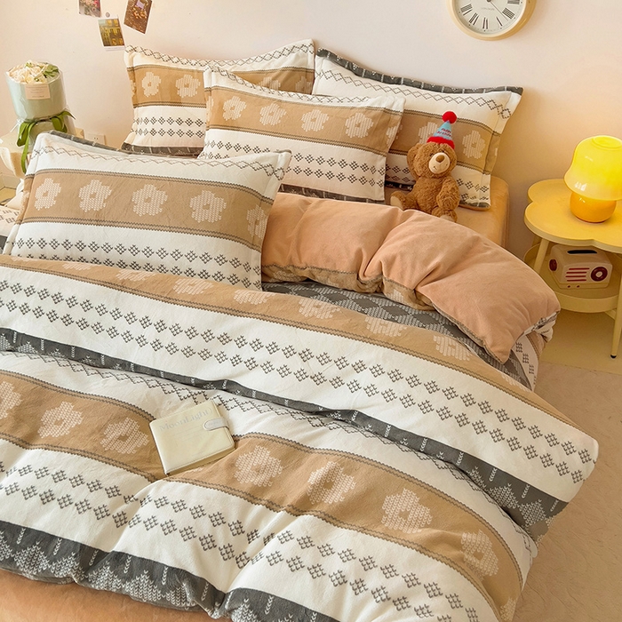 91家纺网 家纺一手货源 找家纺 大柏树 2025新款A类高克重亲肤舒适牛奶绒印花四件套-四件套可定制 波西米亚