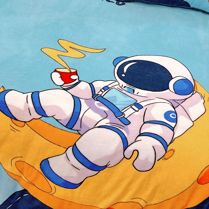 91家纺网 家纺一手货源 找家纺 浩诚 2024新款大版卡通高克重加厚保暖牛奶绒四件套太空人宇航员系列-原创设计 圆梦星球