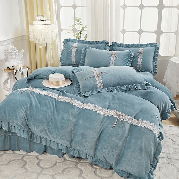 91家纺网 家纺一手货源 找家纺 卡迪亚家纺 2024新款牛奶绒床盖款公主风四件套-依琳系列 依琳-活力蓝