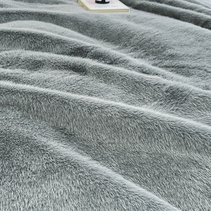 91家纺网 家纺一手货源 找家纺 2025新款纯色仿貂绒双面绒宝宝绒多功能休闲毯子办公室卧室复合毯子 浅灰