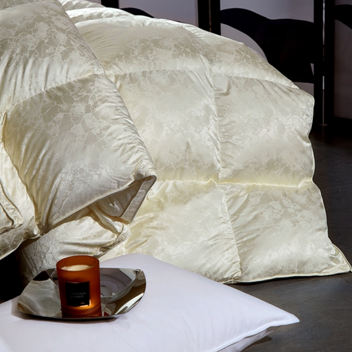 91家纺网 家纺一手货源 找家纺 静若居 2024新款羽绒被壳高精密真丝提花羽绒被壳单层防绒婚庆款 米黄