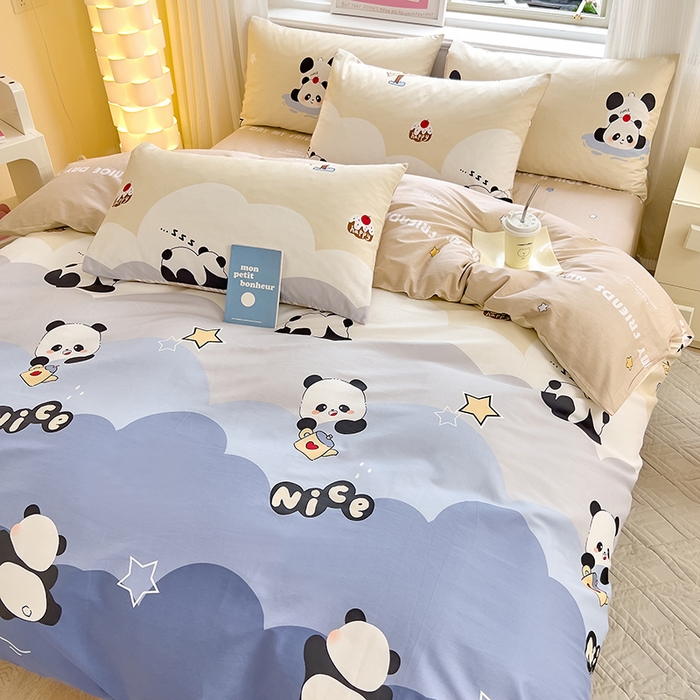 91家纺网 家纺一手货源 找家纺 拾物记 2024新款A类12868全棉喷气印花四件套 萌萌熊猫