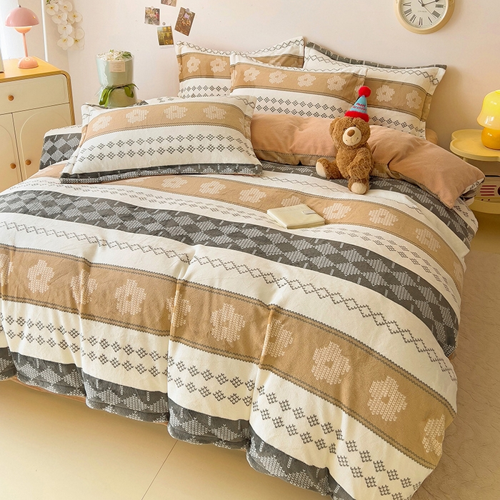 91家纺网 家纺一手货源 找家纺 大柏树 2025新款A类高克重亲肤舒适牛奶绒印花四件套-四件套可定制 波西米亚