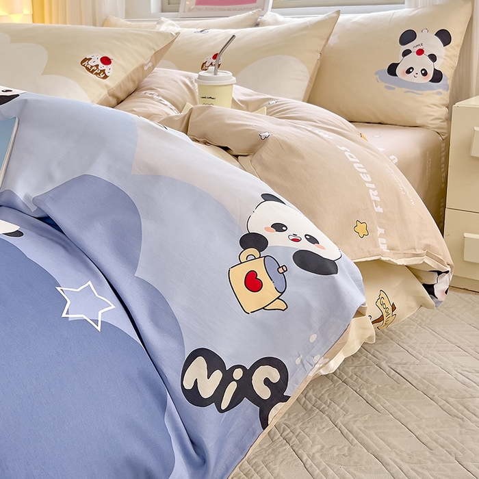 91家纺网 家纺一手货源 找家纺 拾物记 2024新款A类12868全棉喷气印花四件套 萌萌熊猫