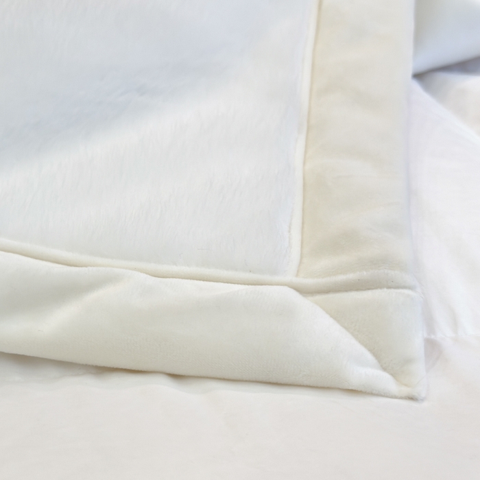 91家纺网 家纺一手货源 找家纺 2025新款纯色仿貂绒双面绒宝宝绒多功能休闲毯子办公室卧室复合毯子 白色