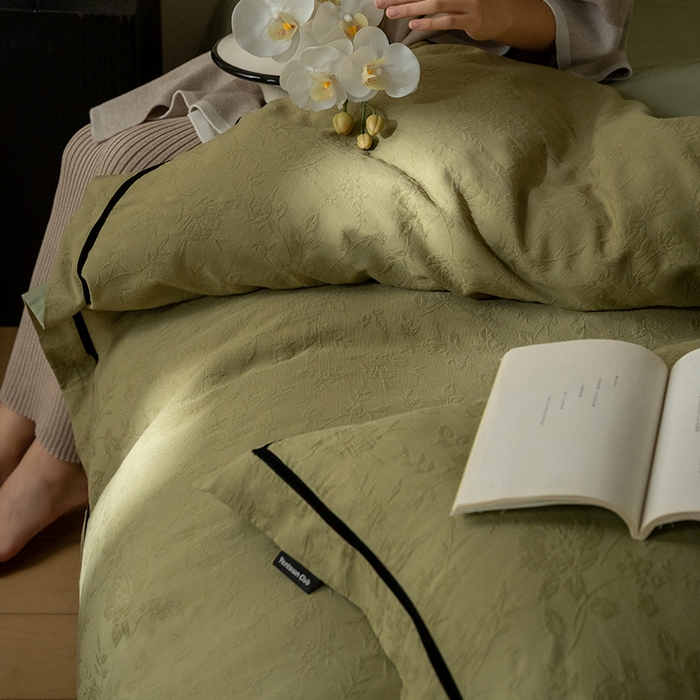 91家纺网 家纺一手货源 找家纺 2024新款老钱风复古秋冬全棉加厚立体浮雕磨毛四件套 橄榄绿