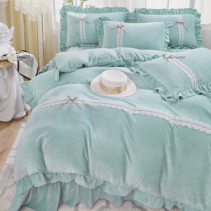 91家纺网 家纺一手货源 找家纺 卡迪亚家纺 2024新款牛奶绒床盖款公主风四件套-依琳系列 依琳-春湖绿