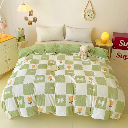 91家纺网 家纺一手货源 找家纺 大柏树 2025新款A类高克重亲肤舒适牛奶绒印花四件套-单被套可定制 花町-绿