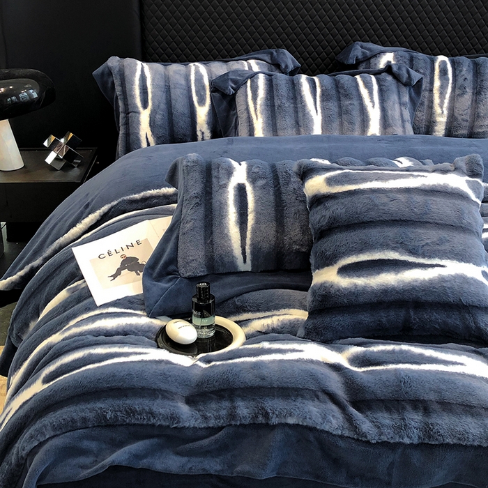 91家纺网 家纺一手货源 找家纺 若未家居 LOVEWE HOUSE 2025秋冬皮草套件A版500克丹麦貂B版240克全消光牛奶绒高端四件套巴洛克  巴克洛布鲁蓝