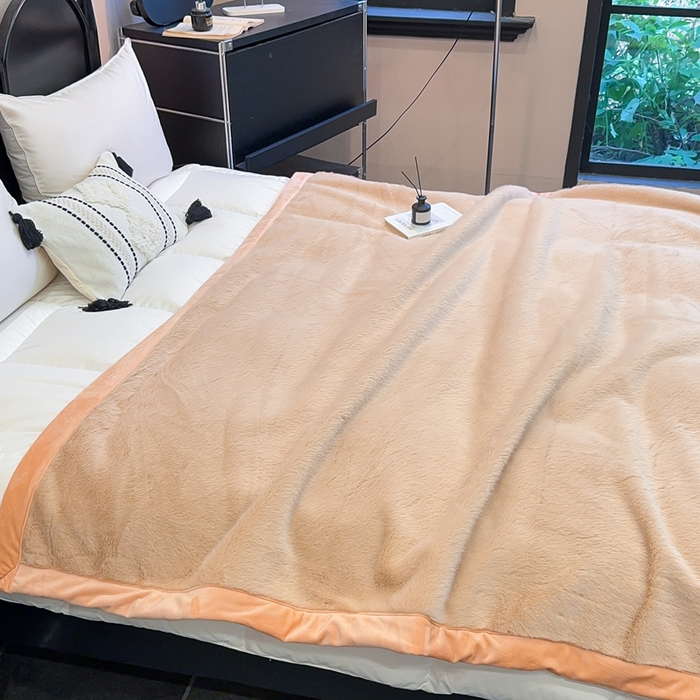 91家纺网 家纺一手货源 找家纺 2025新款纯色仿貂绒双面绒宝宝绒多功能休闲毯子办公室卧室复合毯子 卡其