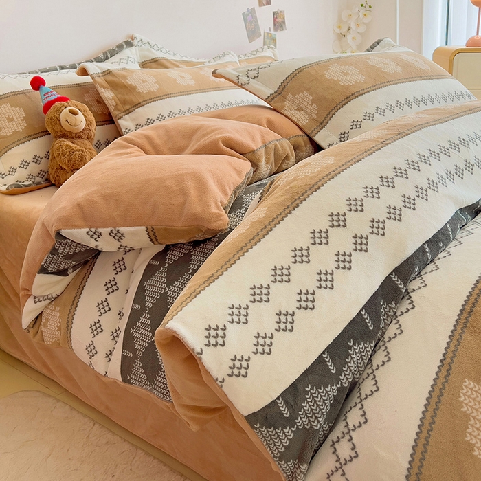 91家纺网 家纺一手货源 找家纺 大柏树 2025新款A类高克重亲肤舒适牛奶绒印花四件套-四件套可定制 波西米亚