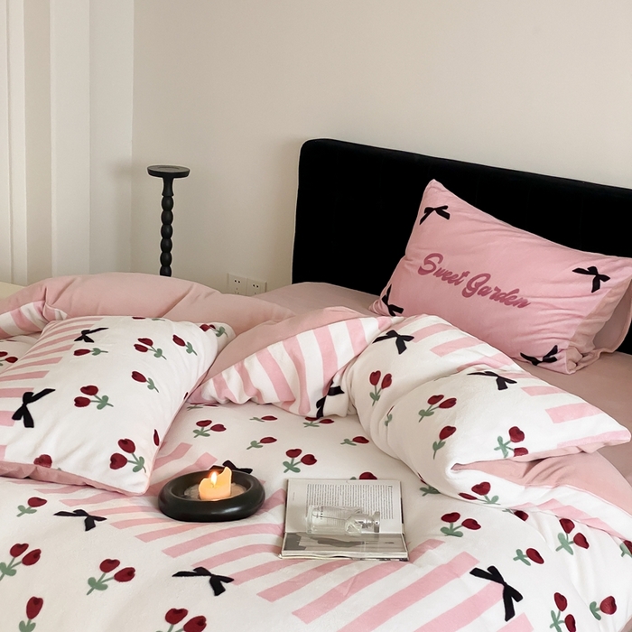 91家纺网 家纺一手货源 找家纺 时光里 2024新款数码印花牛奶绒四件套 甜蜜花园