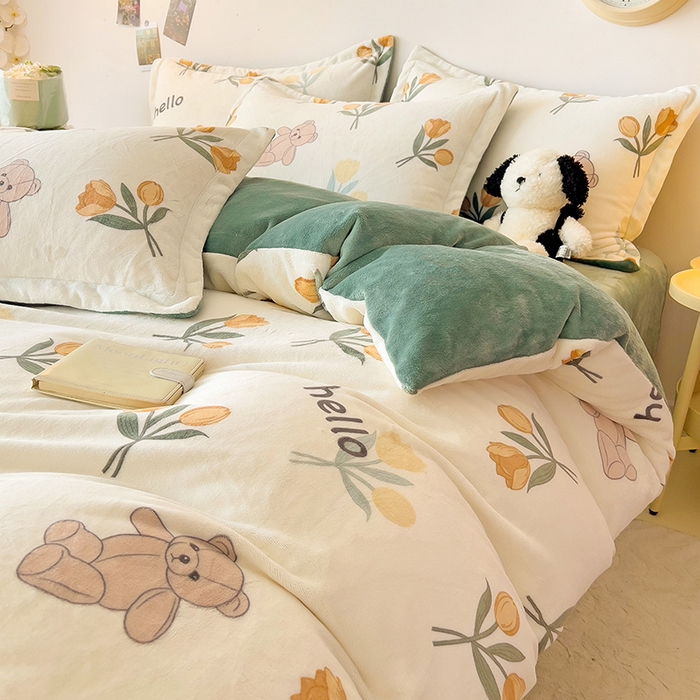 91家纺网 家纺一手货源 找家纺 大柏树 2025新款A类高克重亲肤舒适牛奶绒印花四件套-四件套可定制 艾薇-黄