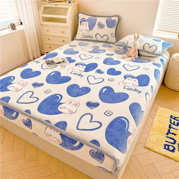 91家纺网 家纺一手货源 找家纺 喜居 喜居 2024新款雪花绒床笠印花牛奶绒床笠三件套单床笠 爱心兔