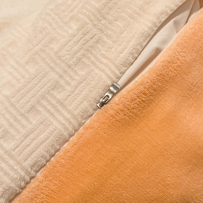 91家纺网 家纺一手货源 找家纺 857家居 2024新款雕花绒四件套-云朵系列 云朵黄