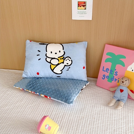 91家纺网 家纺一手货源 找家纺 2024新款牛奶绒豆豆枕三丽鸥牛奶绒枕头可拆洗豆豆枕儿童枕幼儿园枕头30*50cm/只 呆萌帕恰狗