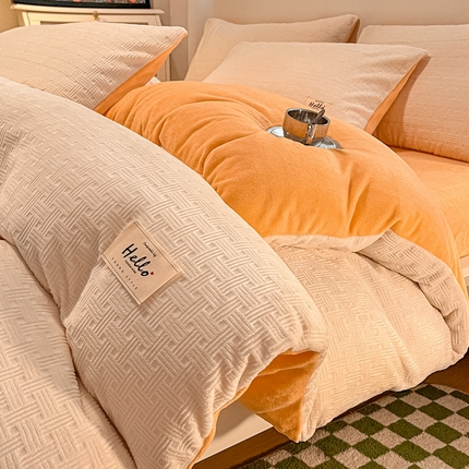 91家纺网 家纺一手货源 找家纺 857家居 2024新款雕花绒四件套-云朵系列 云朵黄