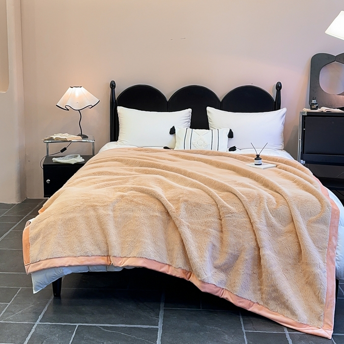 91家纺网 家纺一手货源 找家纺 2025新款纯色仿貂绒双面绒宝宝绒多功能休闲毯子办公室卧室复合毯子 卡其