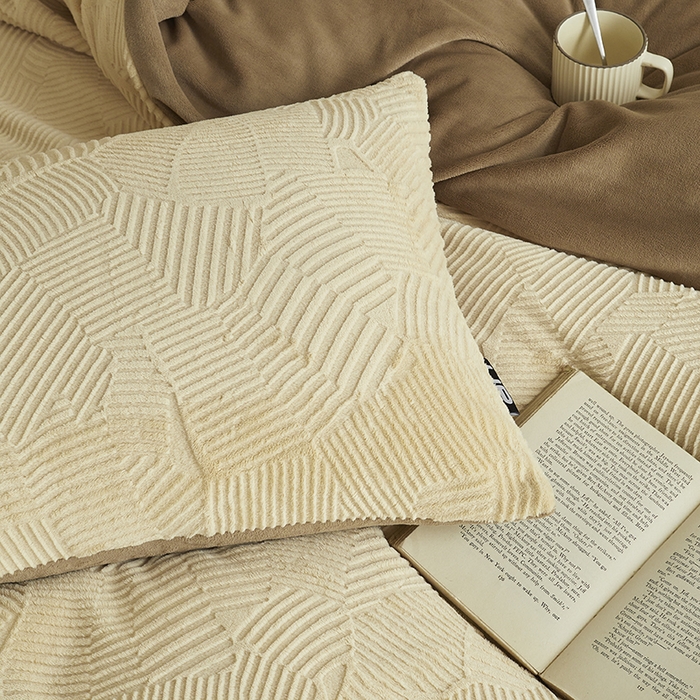 91家纺网 家纺一手货源 找家纺 千朵森 2024新款全消光烂花牛奶绒四件套-梵静系列 风格二 梵静-奶茶咖