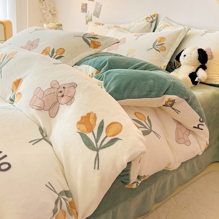 91家纺网 家纺一手货源 找家纺 大柏树 2025新款A类高克重亲肤舒适牛奶绒印花四件套-四件套可定制 艾薇-黄