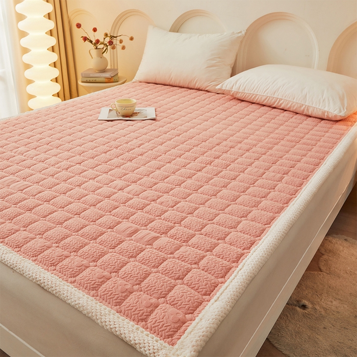 91家纺网 家纺一手货源 找家纺 丽诺床垫 2024新款加厚抗菌雕花绒保暖床垫 粉色-雕花绒床褥