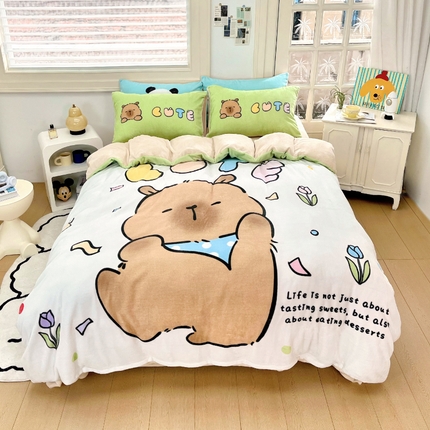 91家纺网 家纺一手货源 找家纺 浩诚 2024新款加厚保暖牛奶绒四件套印花卡通系列 水豚巴拉