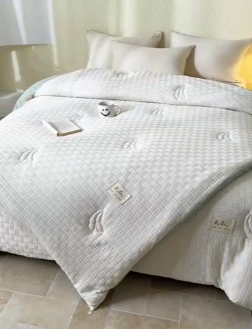 91家纺网 家纺一手货源 找家纺 新款华夫格提花大豆被冬被被子被芯二合一子母被 双拼白绿