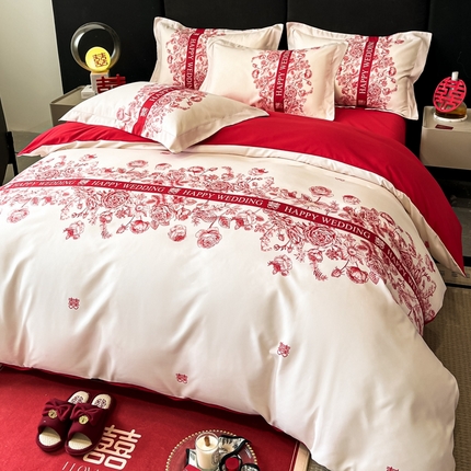 91家纺网 家纺一手货源 找家纺 （总）金牛座家纺 2025新款高克重亲肤棉磨毛数码印花婚庆四件套配高档礼盒