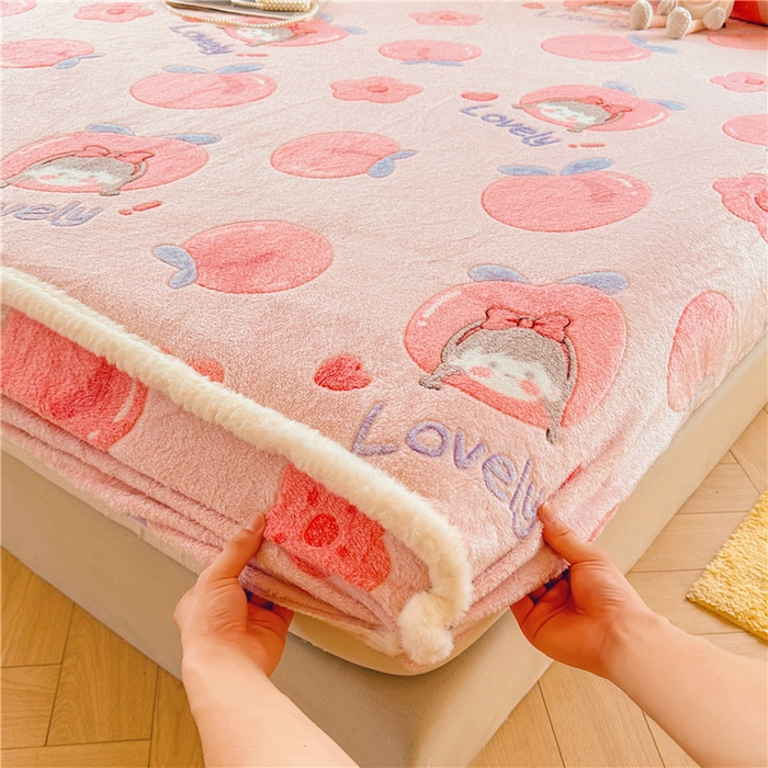 91家纺网 家纺一手货源 找家纺 喜居 喜居 2024新款雪花绒床笠印花牛奶绒床笠三件套单床笠 桃子女孩