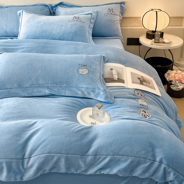 91家纺网 家纺一手货源 找家纺 新方向 2025新款全消光A类刺绣牛奶绒四件套-伊菲 伊菲-以太兰