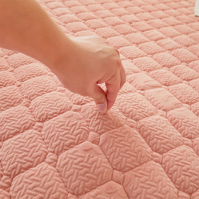 91家纺网 家纺一手货源 找家纺 丽诺床垫 2024新款加厚抗菌雕花绒保暖床垫 粉色-雕花绒床褥