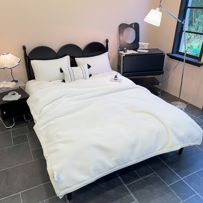 91家纺网 家纺一手货源 找家纺 2025新款纯色仿貂绒双面绒宝宝绒多功能休闲毯子办公室卧室复合毯子 白色