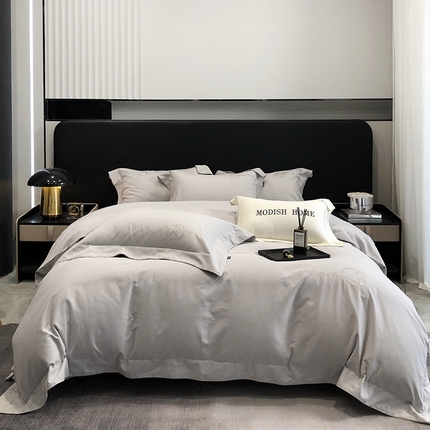 91家纺网 家纺一手货源 找家纺 诗黛尔 2024秋冬新款长绒棉磨毛刺绣花颜系列四件套 花颜银灰