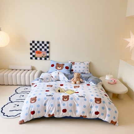 时光里 2024新款数码印花牛奶绒四件套 波点熊