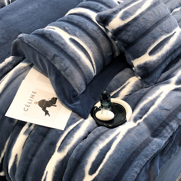 91家纺网 家纺一手货源 找家纺 若未家居 LOVEWE HOUSE 2025秋冬皮草套件A版500克丹麦貂B版240克全消光牛奶绒高端四件套巴洛克  巴克洛布鲁蓝