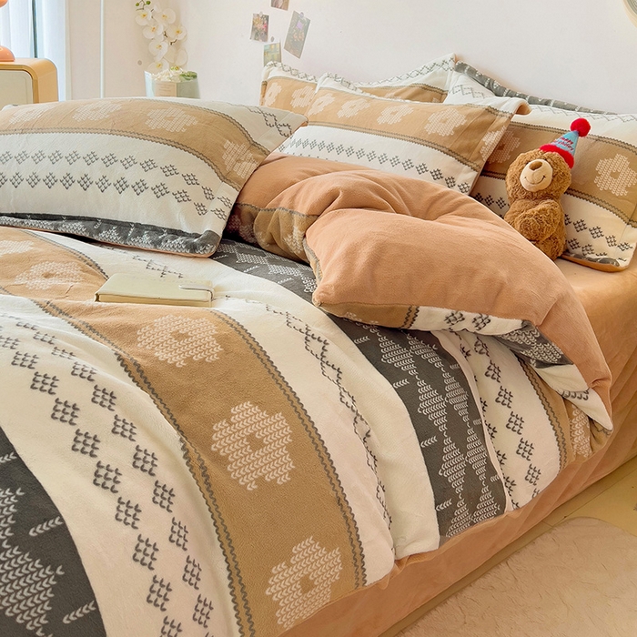 91家纺网 家纺一手货源 找家纺 大柏树 2025新款A类高克重亲肤舒适牛奶绒印花四件套-四件套可定制 波西米亚