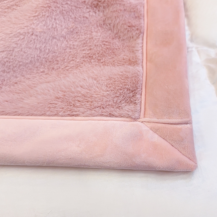 91家纺网 家纺一手货源 找家纺 2025新款纯色仿貂绒双面绒宝宝绒多功能休闲毯子办公室卧室复合毯子 粉色
