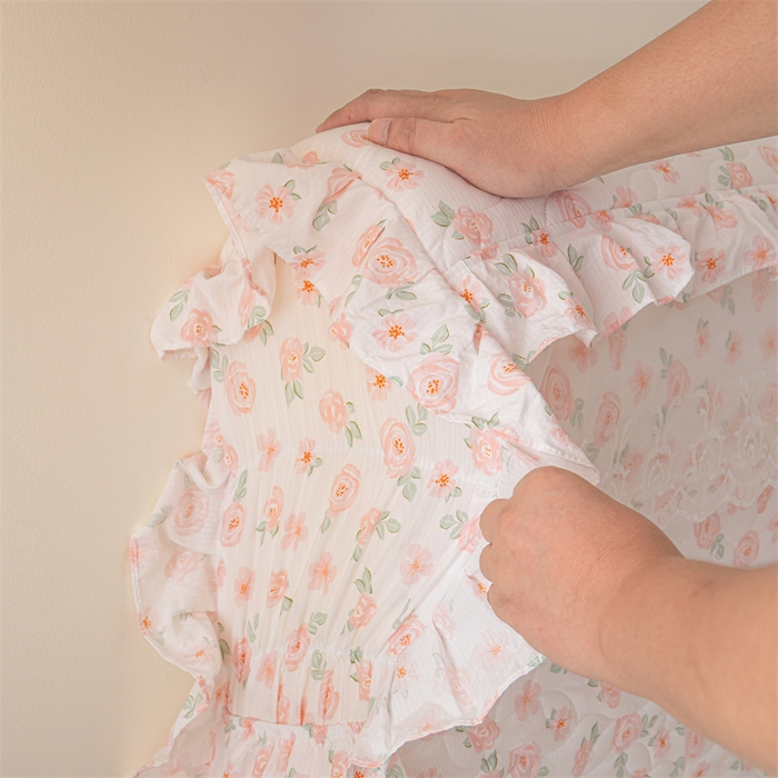 91家纺网 家纺一手货源 找家纺 十个点家纺 2024新款云锦棉印花晚秋系列床头罩 红粉世家