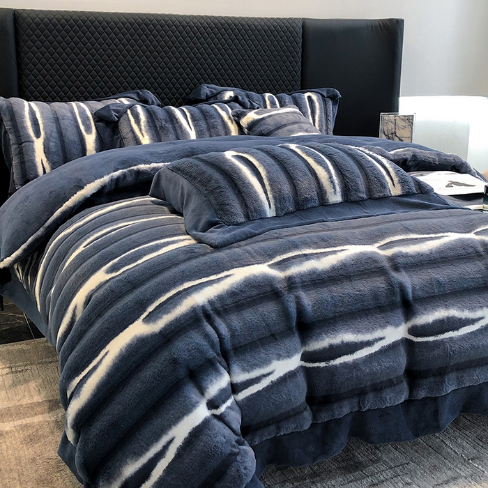 91家纺网 家纺一手货源 找家纺 若未家居 LOVEWE HOUSE 2025秋冬皮草套件A版500克丹麦貂B版240克全消光牛奶绒高端四件套巴洛克  巴克洛布鲁蓝