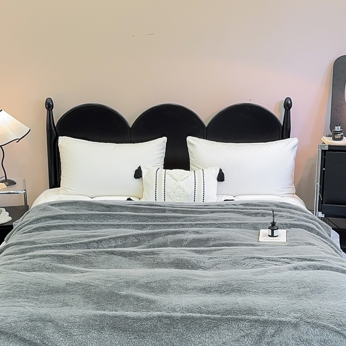 91家纺网 家纺一手货源 找家纺 2025新款纯色仿貂绒双面绒宝宝绒多功能休闲毯子办公室卧室复合毯子 浅灰