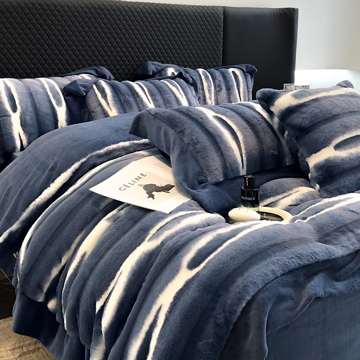 91家纺网 家纺一手货源 找家纺 若未家居 LOVEWE HOUSE 2025秋冬皮草套件A版500克丹麦貂B版240克全消光牛奶绒高端四件套巴洛克  巴克洛布鲁蓝