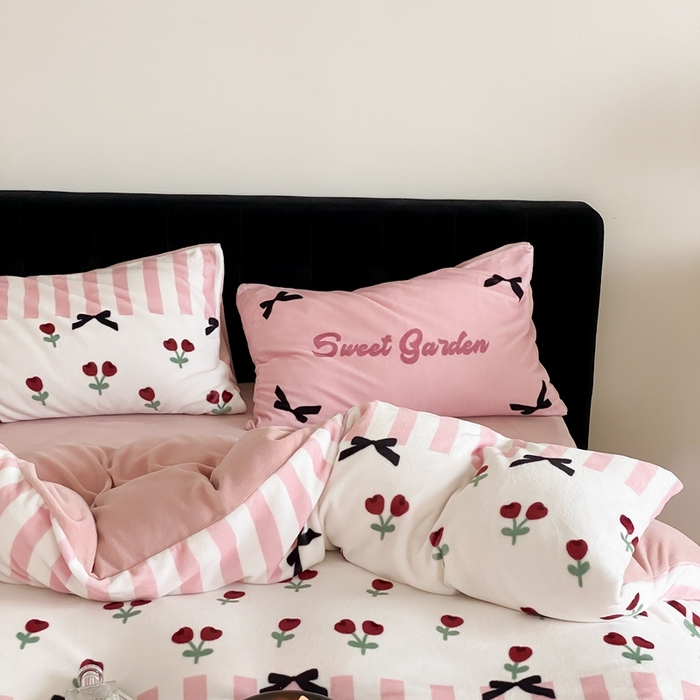 91家纺网 家纺一手货源 找家纺 时光里 2024新款数码印花牛奶绒四件套 甜蜜花园