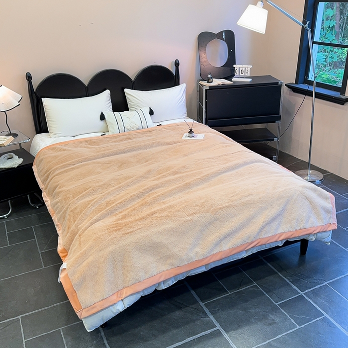 91家纺网 家纺一手货源 找家纺 2025新款纯色仿貂绒双面绒宝宝绒多功能休闲毯子办公室卧室复合毯子 卡其